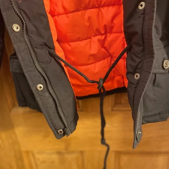 Hollister waist length black coat/jacket. Size Medium - Picture 6 of 9